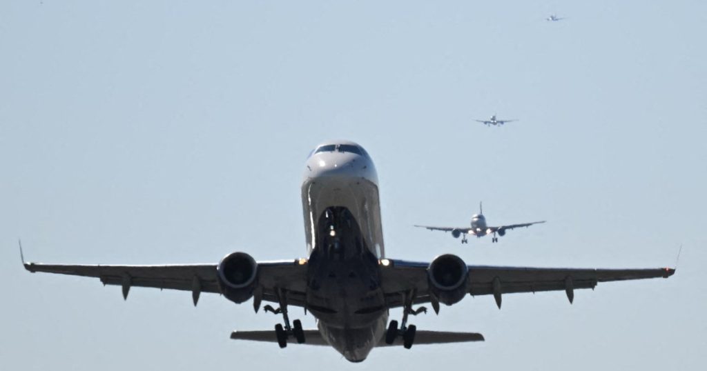 Piloți „bau-miau” lângă Washington: „Fiți profesioniști!”, le-a zis controlorul