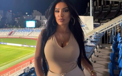 „Mama fotbalului kosovar”, doborâtă de ratarea Mondialului: „Nu voi lăsa pe nimeni” Selecționata de fotbal a Kosovo nu va participa la Cupa Mondială din 2026, iar principalul responsabil al acestei dezamăgiri, selecționerul, este profund afectat