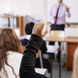 Guvernul deblochează posturile din educație: Concursuri pentru preuniversitar și universitar