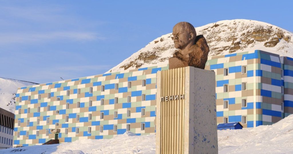 SVALBARD: Poarta NORVEGIANĂ a lui Putin către ARCTICA, un avanpost înghețat