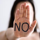 Hărțuirea sexuală, sancționată și în afara muncii: CES dă aviz favorabil