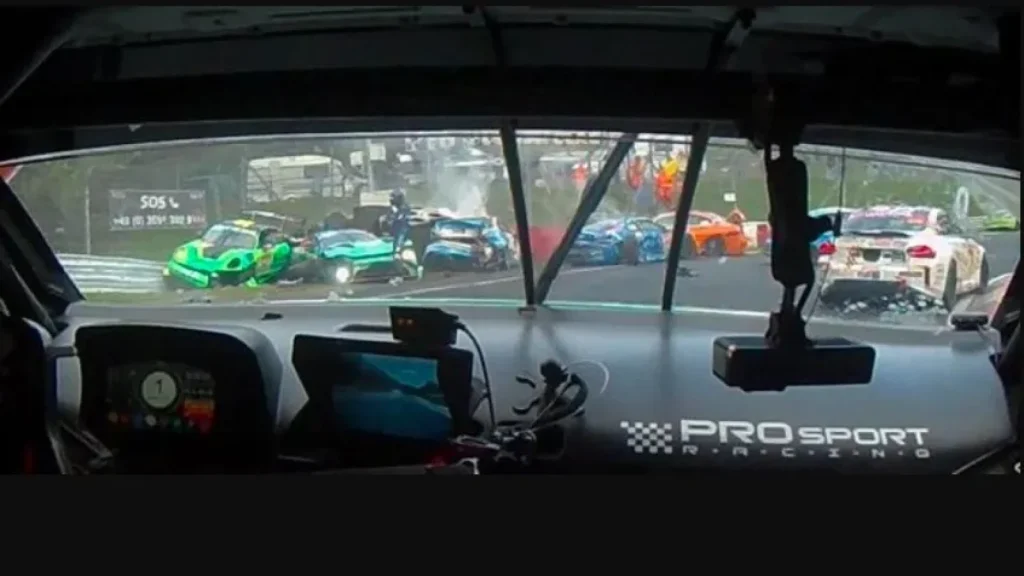 Pilot decedat și șase răniți pe celebrul circuit Nurburgring