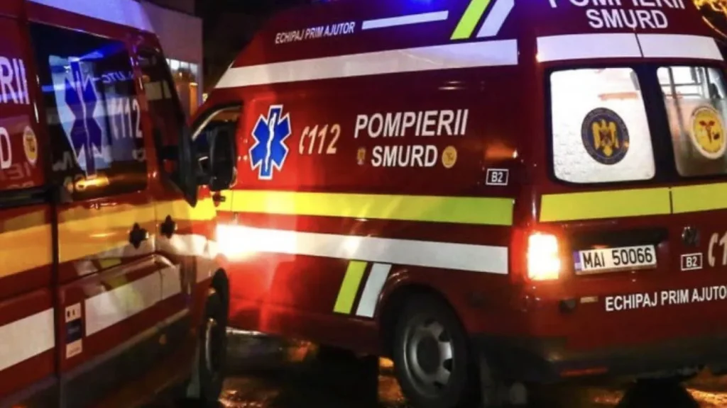 Mașină, zdrobită de autobuz pe DN17: Trafic blocat, România în șoc