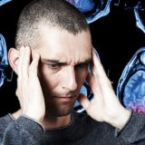 Un neurolog avertizează: Semnul subtil de la culcare care anunță AVC-ul