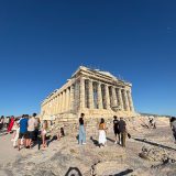 Grecia, cu reguli noi pentru femei: Amenzi usturătoare în sezonul estival