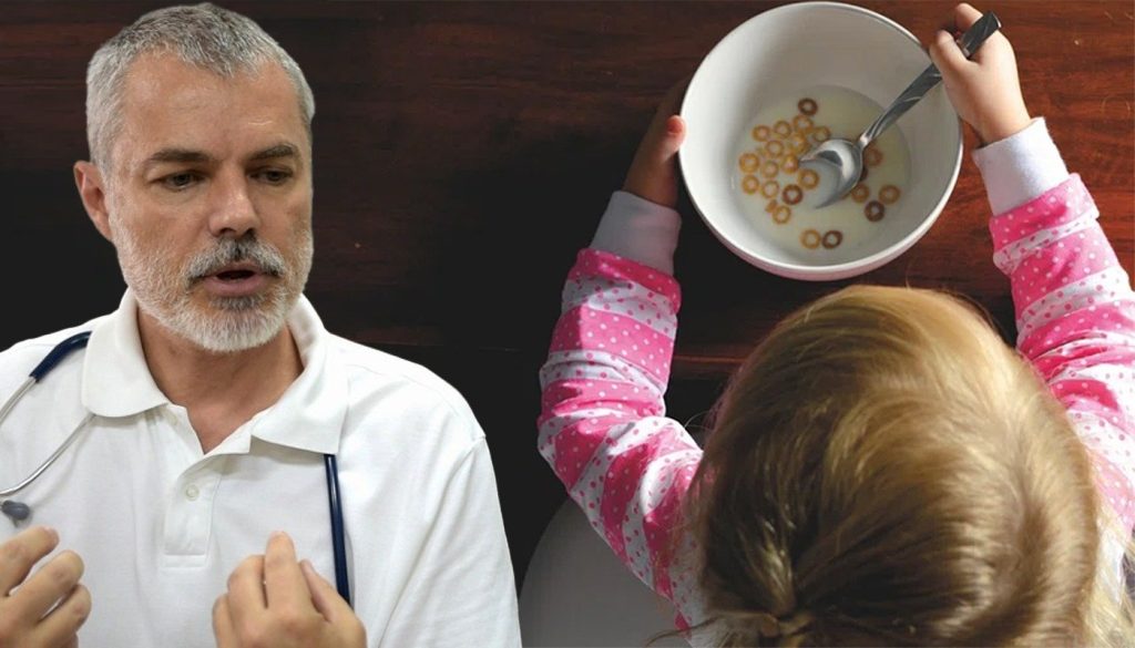 Un aliment aparent inofensiv, des utilizat de părinți pentru a îndulci mâncarea sau chiar ca remediu pentru răceli, poate fi extrem de periculos pentru bebeluși și copiii mici: mierea de albine