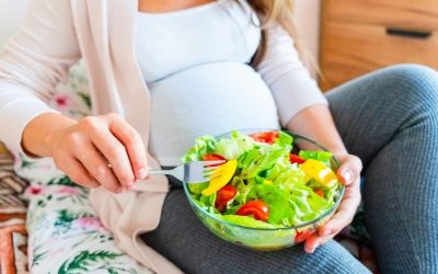Ce să mănânci (ȘI ce NU) în sarcină: Sfaturi esențiale pentru viitori părinți