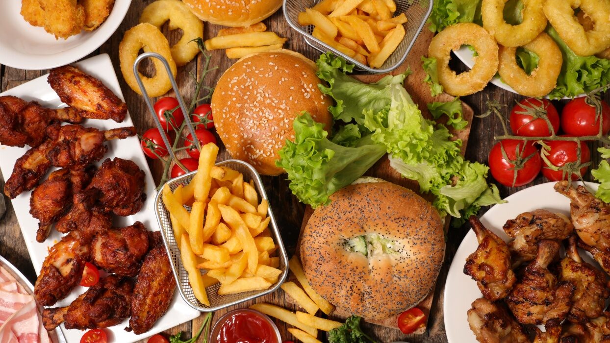 Alimente ultraprocesate: Alertă! Pot afecta grav oasele