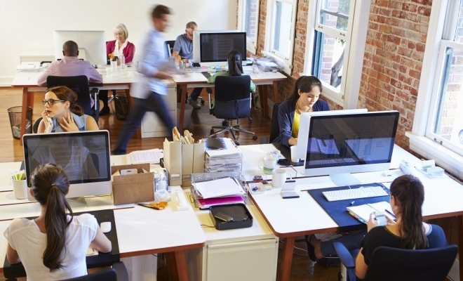 Angajații din România, la 4 zile de muncă: Ce se schimbă la salarii?