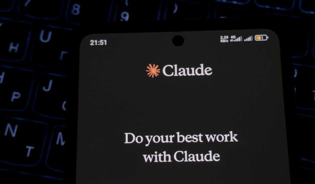 Claude, AI-ul care detronază asistenții: Vine în cel mai iubit editor text