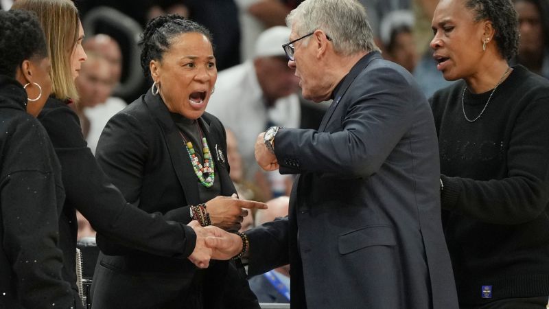 Genoauriemma, scuze după ce s-a certat cu dawnstaley