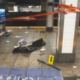 Atac sângeros la metroul din New York: Un individ a înjunghiat trei persoane