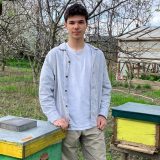 Codrin, elevul din Iași care a cucerit lumea cu stupina „smart”