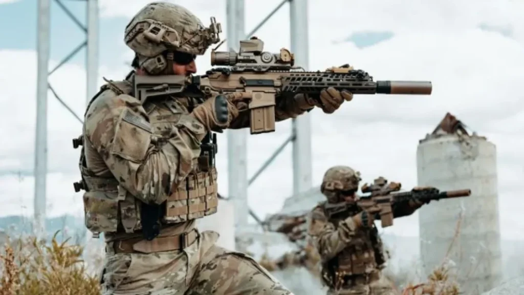 România detronează Rusia: Kalașnikovul, OUT. SIG Sauer, arme de asalt, IN Europa