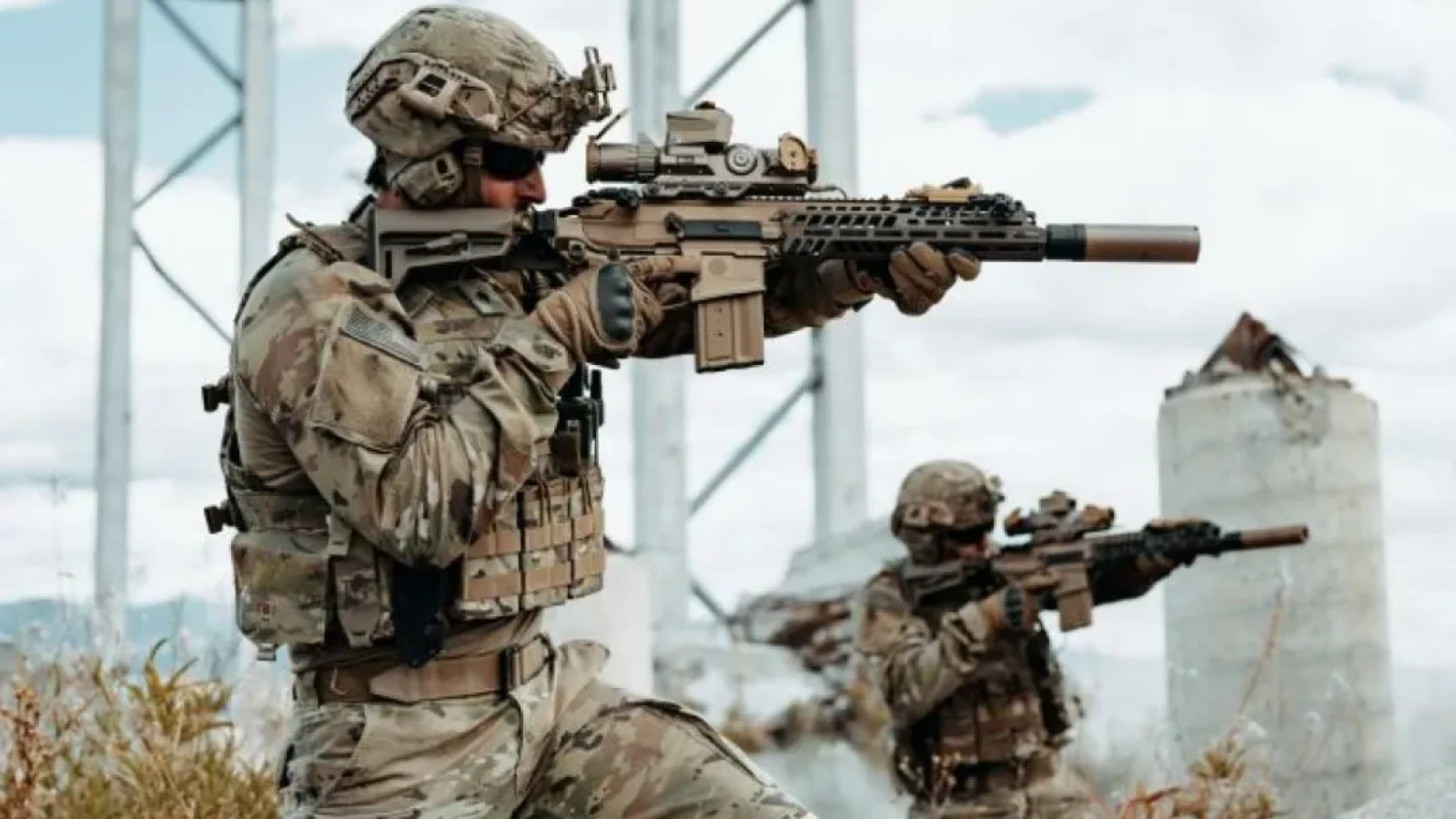 România detronează Rusia: Kalașnikovul, OUT. SIG Sauer, arme de asalt, IN Europa