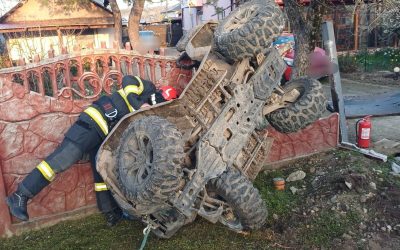 Accident grav de Paște: ATV răsturnat, a ajuns pe gard