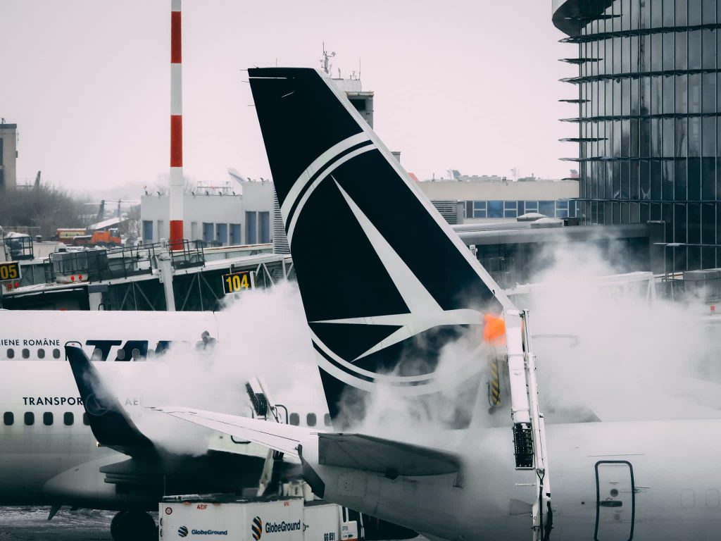 UE pregătește măsuri pentru combustibilul avioanelor: Criza amenință din Orient