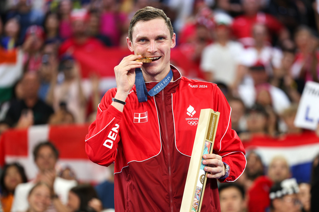 Axelsen, dublu campion olimpic, se retrage la 32 de ani din badminton