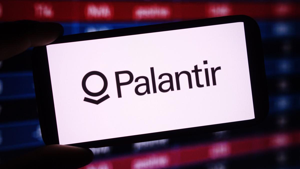 Bani EU au umplut conturile PALANTIR: Investiții record de la bănci și fonduri