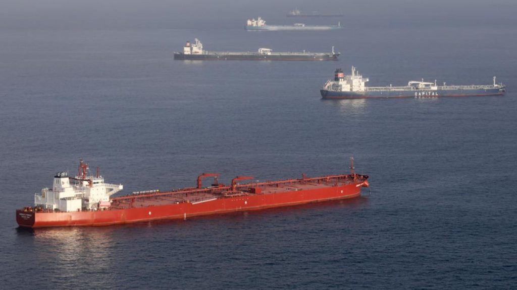 Petrolul, în scădere: Noi negocieri SUA-Iran, veste bună pentru România