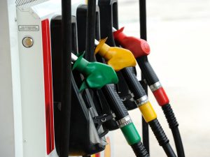 Motorina, sub 10 lei/litru! Benzina, cu prețuri de la 9,11 lei, după ieftinirea anunțată