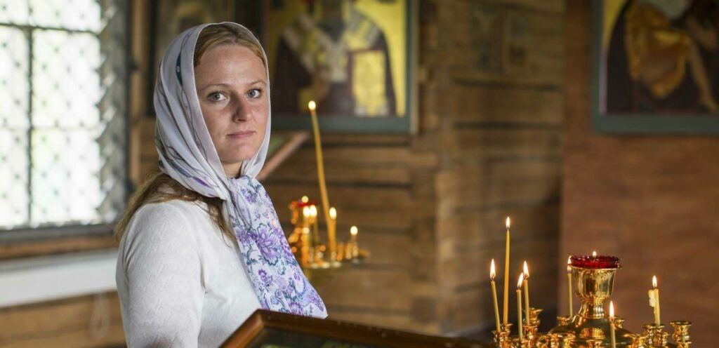 Greșeala crucială la biserică: Preoții spun că e păcat! Ce fac mulți credincioși