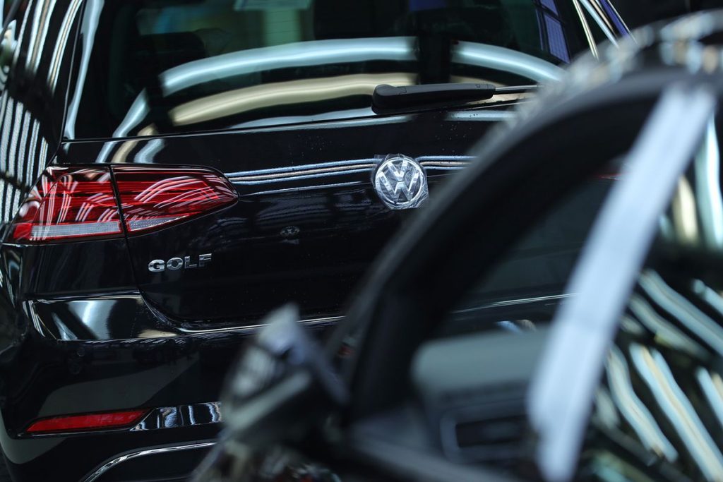 Rechemare masivă pentru modelele VOLKSWAGEN Jetta și Taos din cauza unei probleme la afișajul digital O rechemare majoră a fost emisă de către producătorul auto VOLKSWAGEN pentru modelele Jetta și Taos din anul de fabricație 2025