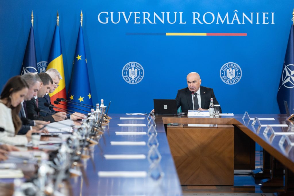 Bolojan dă ultimatum: PSD-iștii numiți, la șomaj. Miniștri și prefecți, vizați