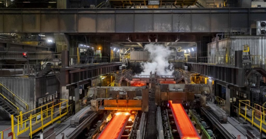 Consiliul Concurenței a dat undă verde: Grupul UMB, al familiei Umbrărescu, preia activele ArcelorMittal Hunedoara Consiliul Concurenței a autorizat tranzacția prin care UMB Steel SRL, parte a grupului UMB, deținut de familia Umbrărescu, intenționează să preia activele ArcelorMittal Hunedoara SA