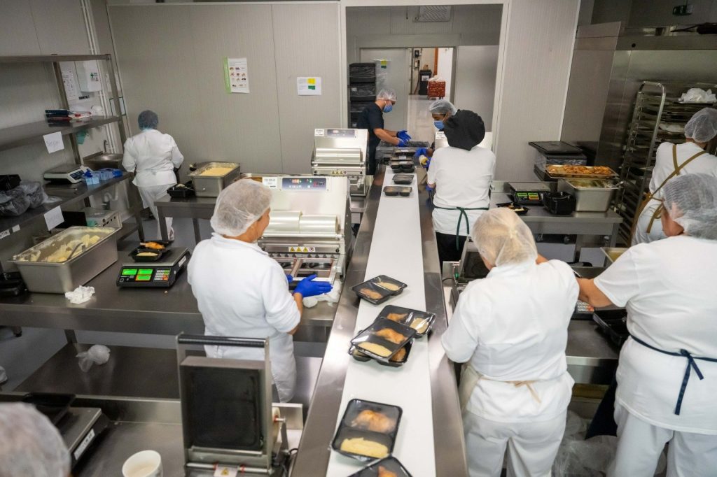 Banca Locală de Alimente Sector 6 (BLA6) își propune să colaboreze cu operatorii din lanțul agroalimentar pentru a reduce risipa alimentară, în contextul noilor prevederi legale