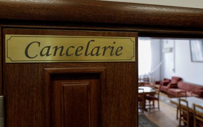 Angajări profi: Titularizarea, reluată! Profesorii așteaptă vești bune din România