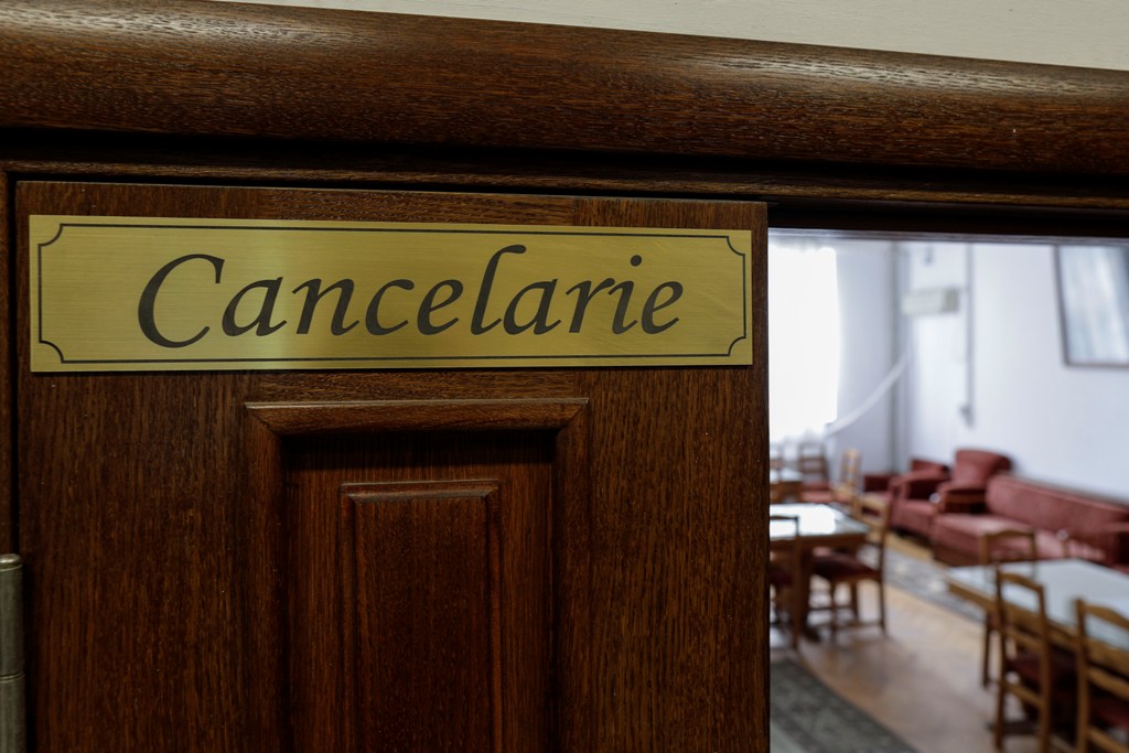 Angajări profi: Titularizarea, reluată! Profesorii așteaptă vești bune din România