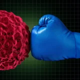 Cancerul învins fără bisturiu: Tratamentul-minune care topește tumorile