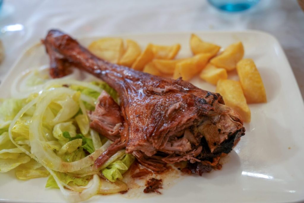 5 garnituri sănătoase lângă mielul de Paște: Cum mănânci echilibrat?