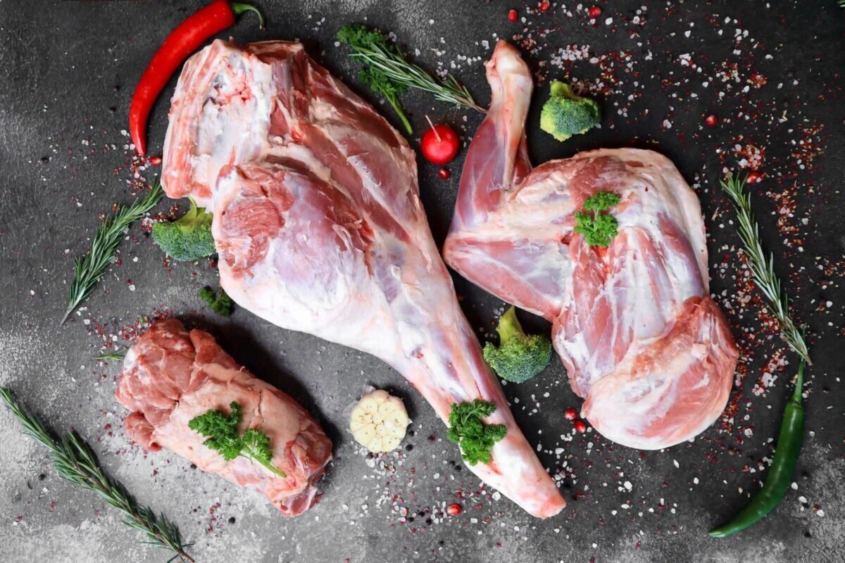 Mielul: Cum să-i domolim gustul puternic pentru o experiență culinară reușită Carnea de miel este un deliciu culinar pentru mulți, însă gustul său intens poate fi o provocare pentru unii