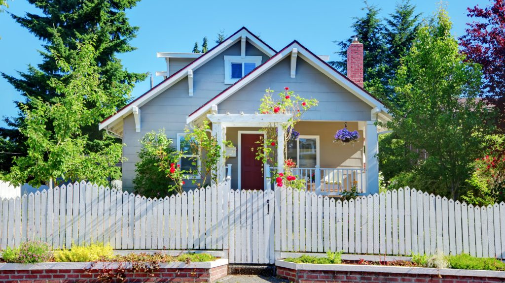 Casele românilor, în pericol: De la demolare directă, ce prevede Codul Civil