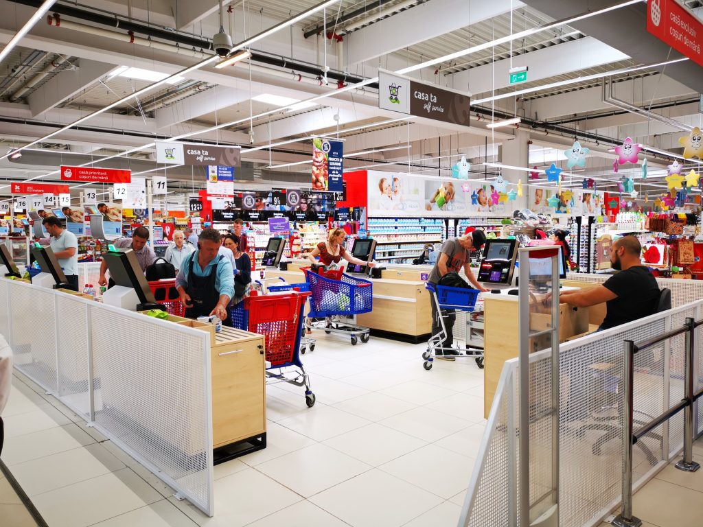 Magazinele deschise de paște 2026: Programul de sărbători
