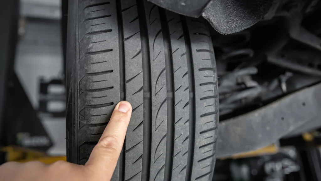 Anvelopele, VERIFICATE OBLIGATORIU: Ce riscă șoferii din România