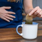 Ceaiuri calmante după Paște: Scapă de balonare și arsuri gastrice ușor