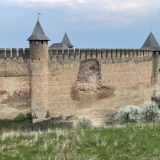 Zidul Cetății Hotin, o bijuterie a lui Ștefan cel Mare, s-a prăbușit