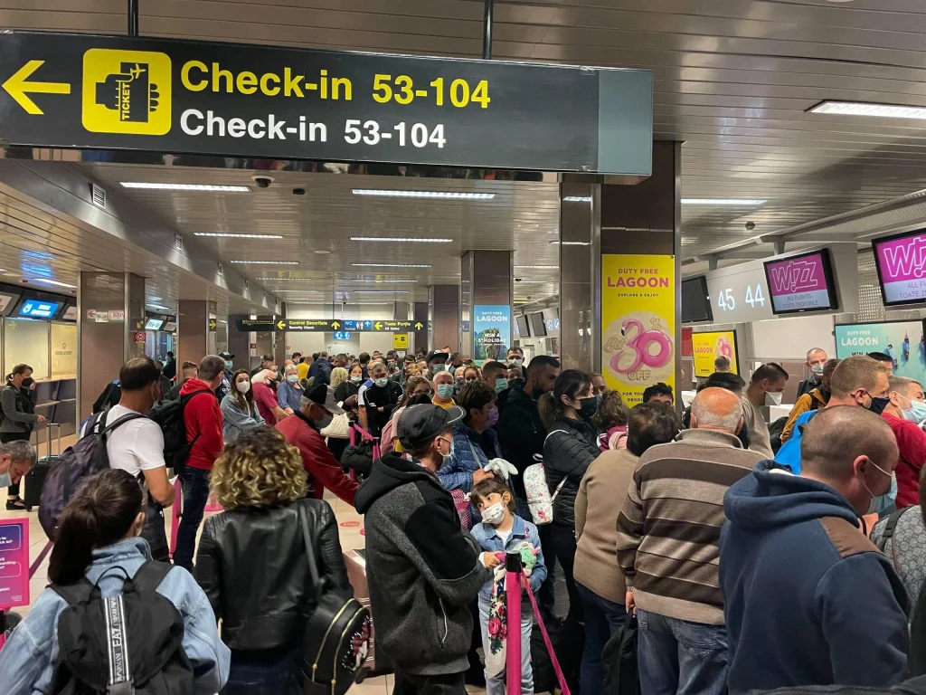 Low-costul lovește România: Check-in, cu 20 de minute mai devreme închis