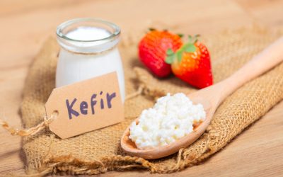 Chefir sau iaurt? Verdictul nutriționiștilor: Care-ți face mai bine