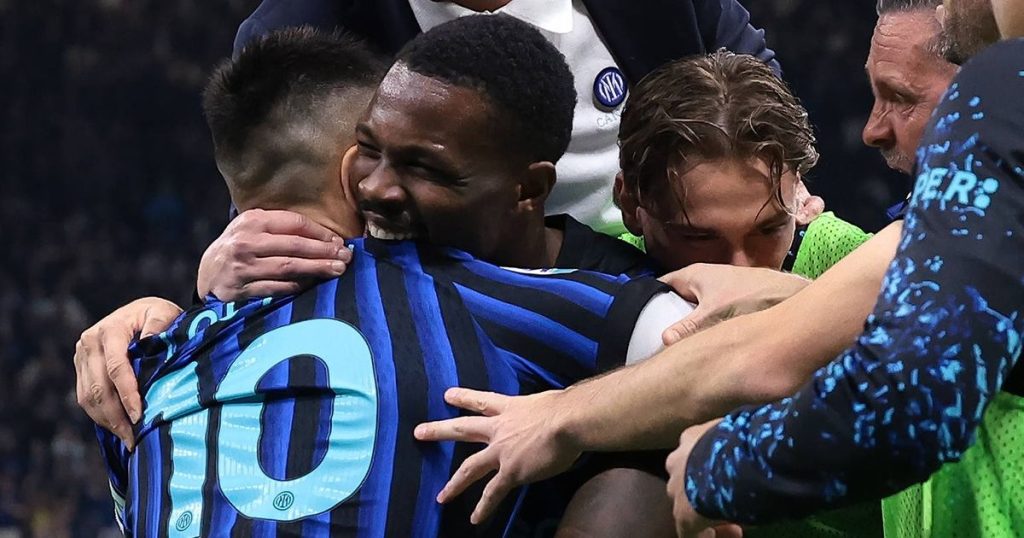 Inter Milano zdrobește AS Roma și se apropie de titlu: Cristi Chivu, pe val Milano a vibrat la un spectacol de fotbal în etapa a 31-a din Serie A