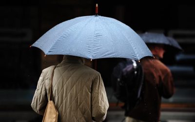 Ciclon periculoas peste România azi, urmat de aer polar: Ploi și frig în aprilie