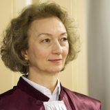 Populismul și rețelele, pericol pentru democrație în România, avertizează șefa CCR