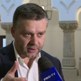 Ciucu dă de pământ cu „cașcarabetele” din Herăstrău: Dezbatere pe mobilier