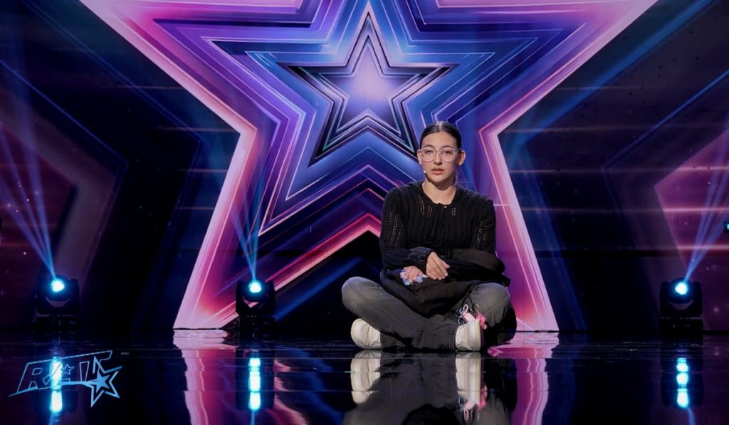 Clarisa Manole, actrița din Constanța, cucerește juriul „Românii au talent”