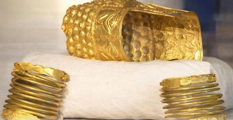 Răsturnare de situație: Suspectul din cazul coifului dacic tace mâlc!