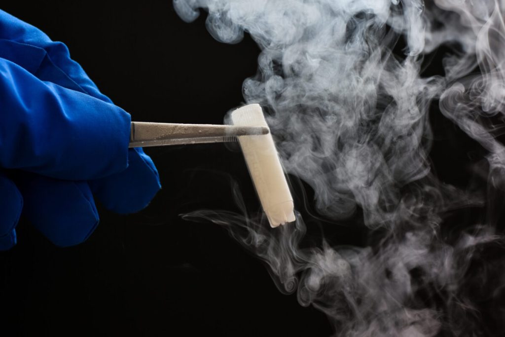 CinCI motive SĂ-Ți CONGELEZI ovocitele DACĂ ai sub 35 de ani