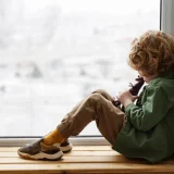 Copil de 9 ani, coșmar TERIBIL: Ținut flămând și în dubiță, un AN întreg